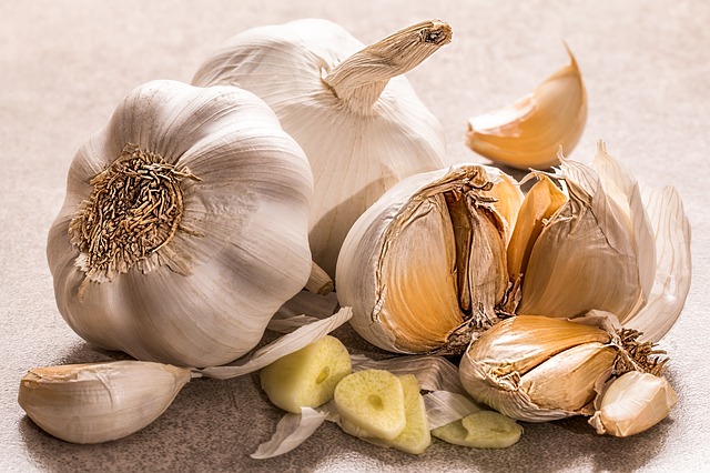 Antiviral_Herbs-The_Grow_Network-Garlic