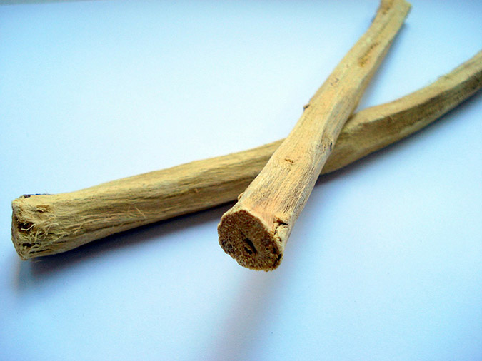 Heal a sore throat with licorice root tea