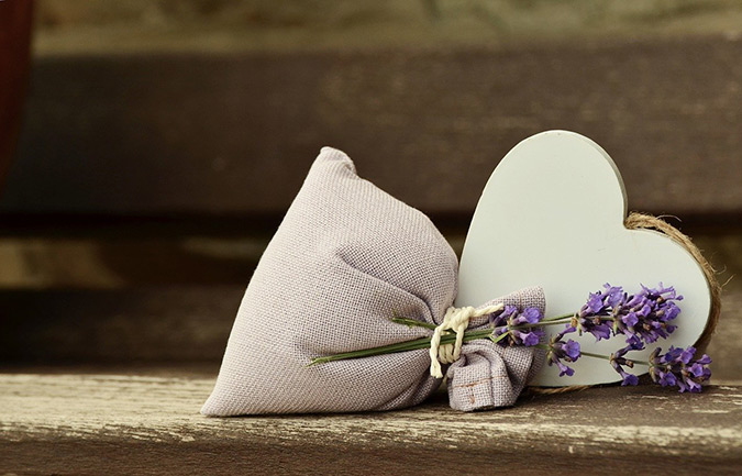 Dried lavender plant uses include romantic scented sachets. (The Grow Network)
