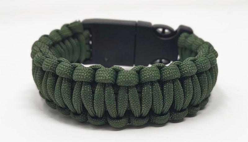 How to Use a Paracord Bracelet - The Grow Network : The Grow Network