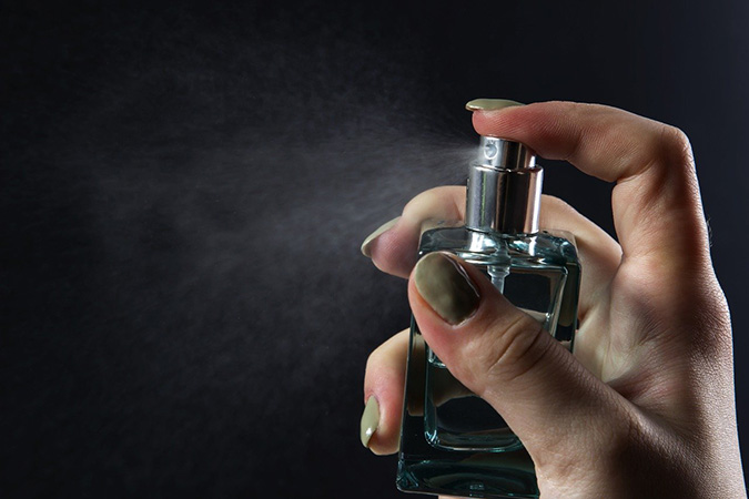 Fragrances are potentially harmful ingredients in shampoo. (The Grow Network)